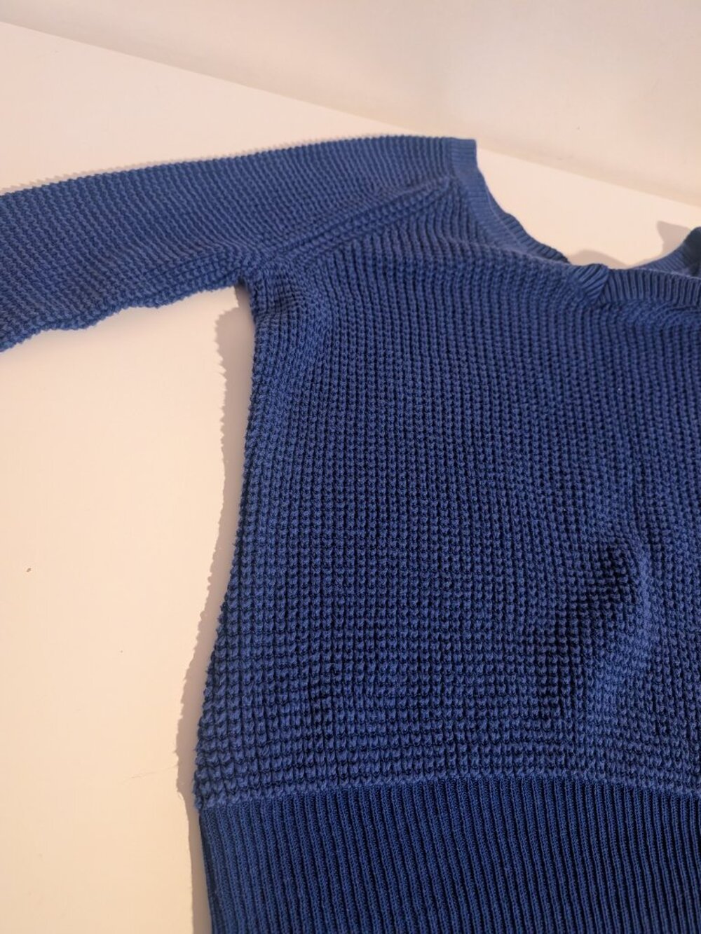 Purple-Blue V-Neck Calvin Klein 100% Cotton Sweater, Size Large